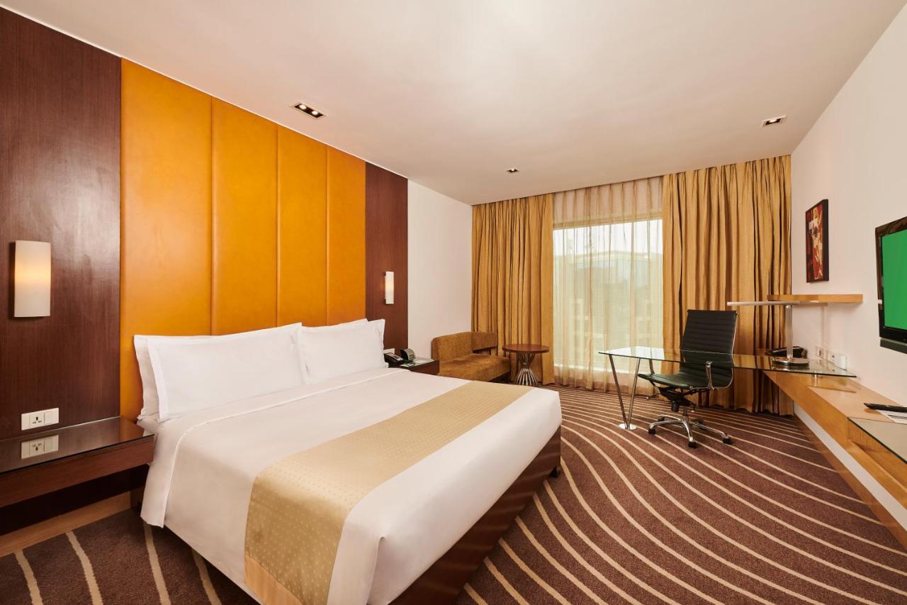 Holiday Inn Mumbai International Airport By Ihg Exterior foto