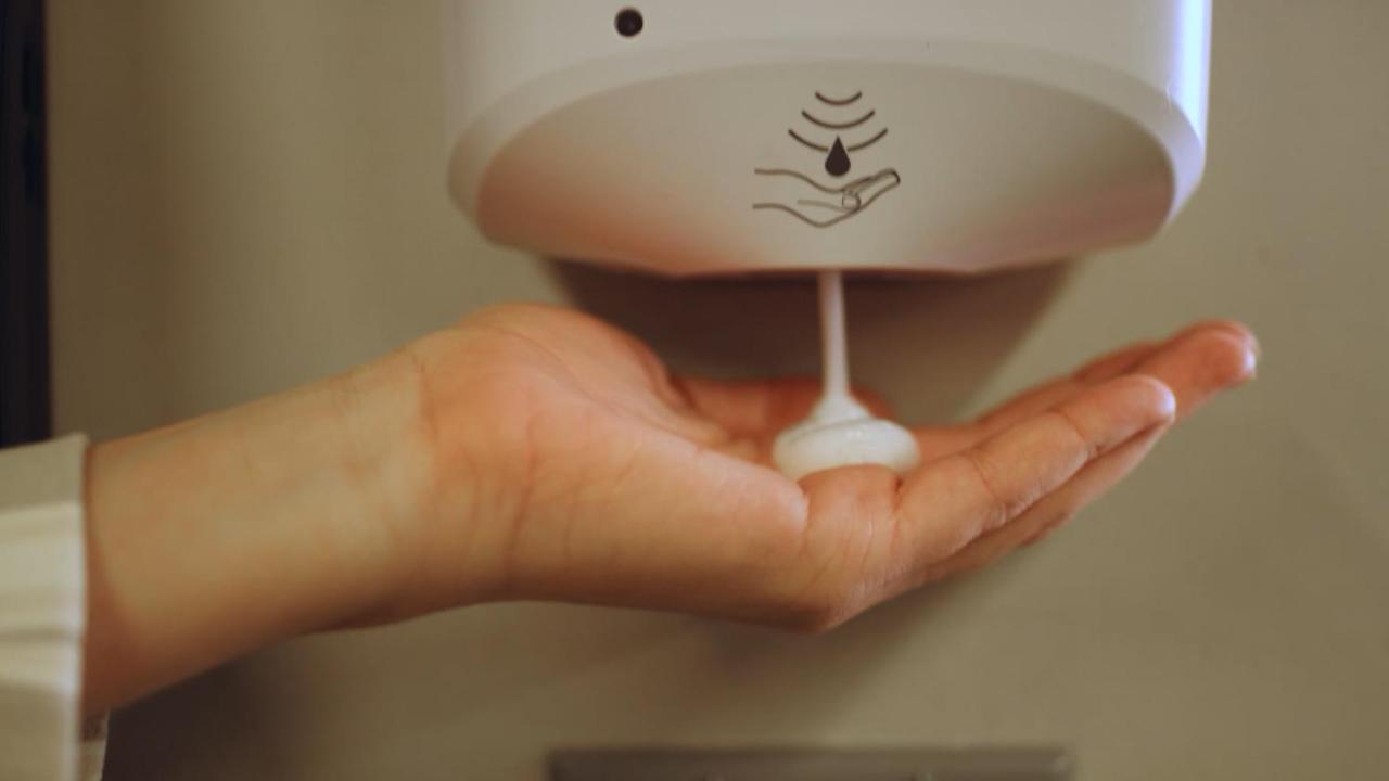 Holiday Inn Mumbai International Airport By Ihg Exterior foto Soap dispenser