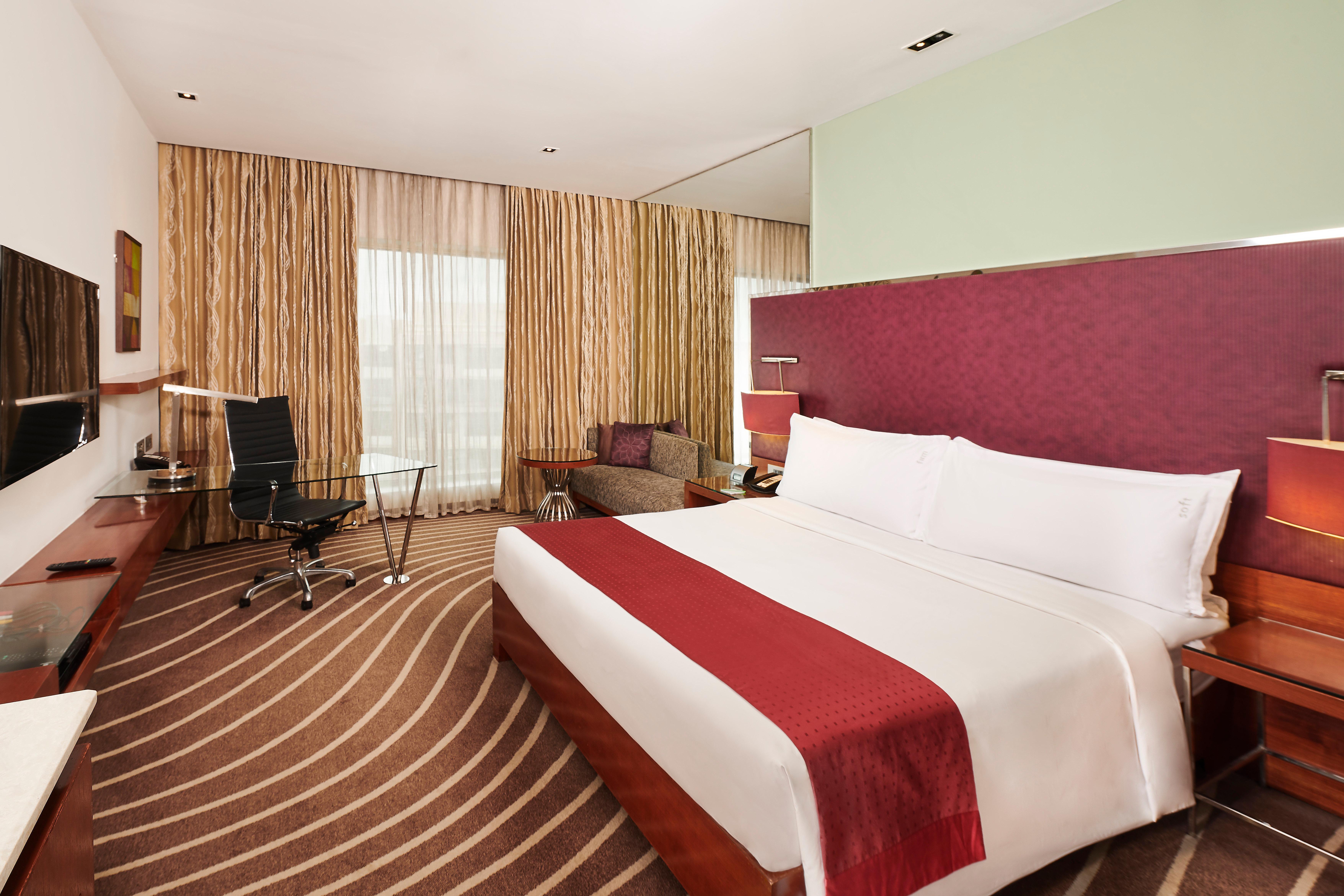 Holiday Inn Mumbai International Airport By Ihg Exterior foto A room at the Crowne Plaza Hotel, Hyderabad