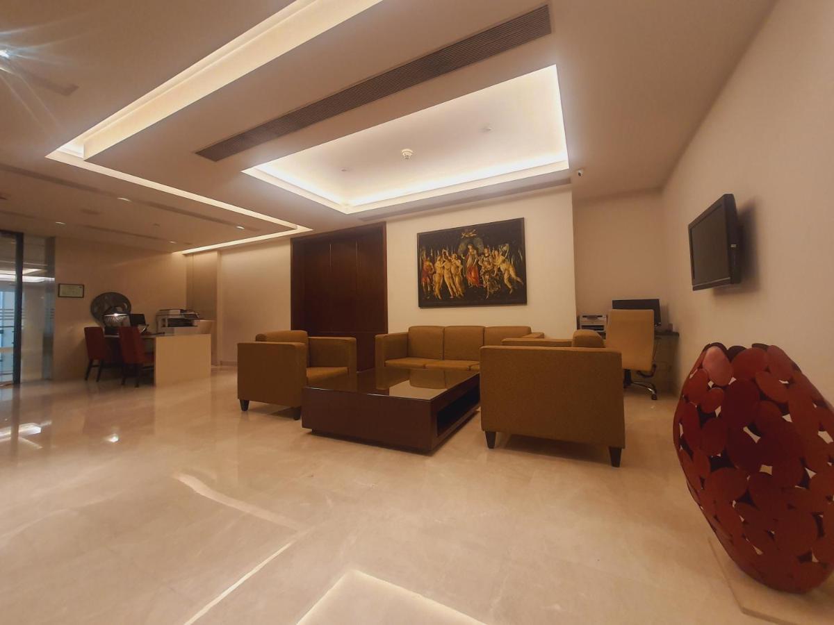 Holiday Inn Mumbai International Airport By Ihg Exterior foto The lobby of the hotel