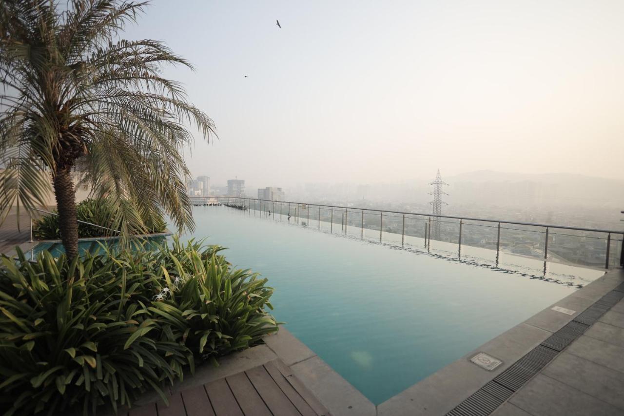 Holiday Inn Mumbai International Airport By Ihg Exterior foto Infinity pool at the Oberoi, Mumbai