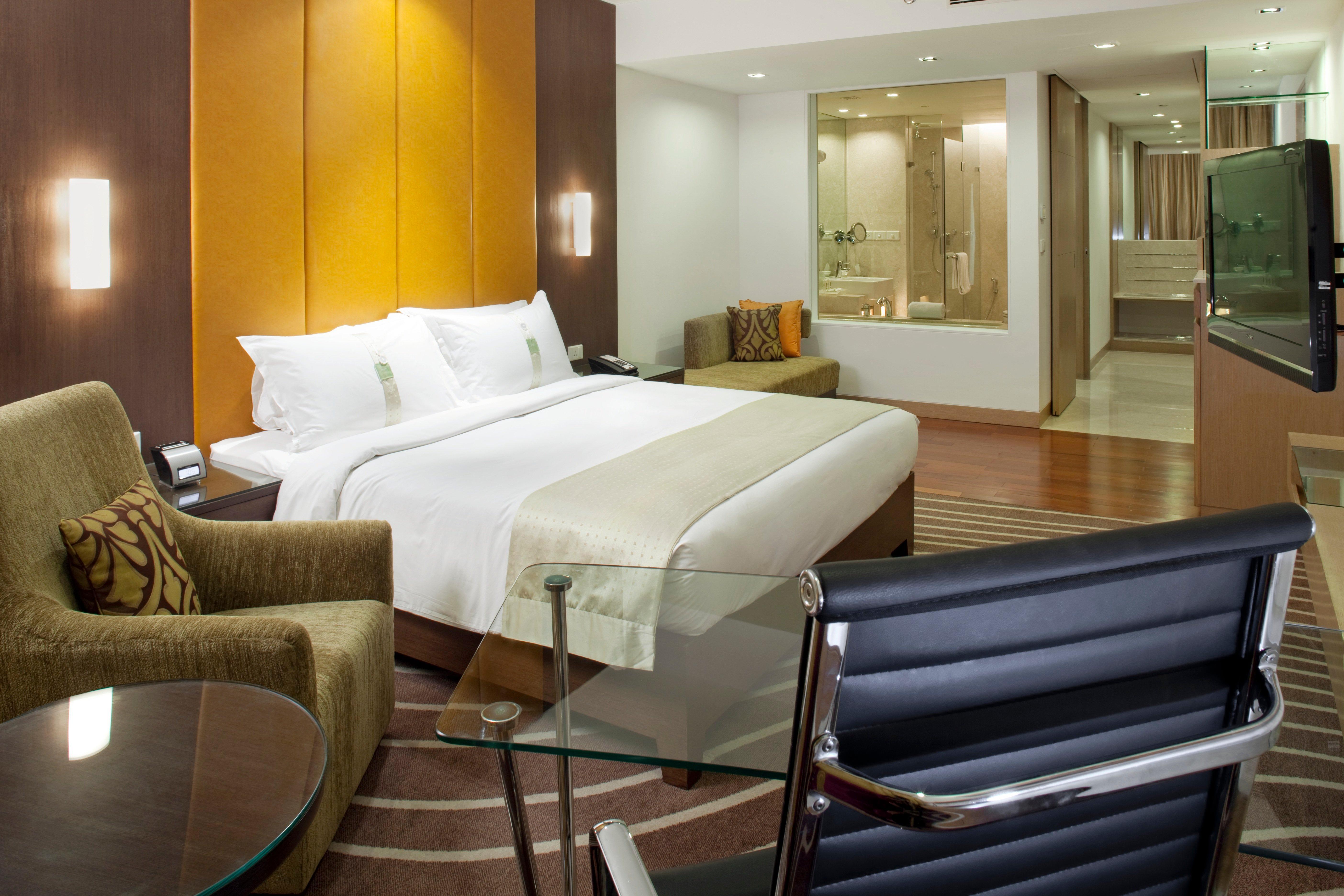 Holiday Inn Mumbai International Airport By Ihg Zimmer foto A suite at the hotel