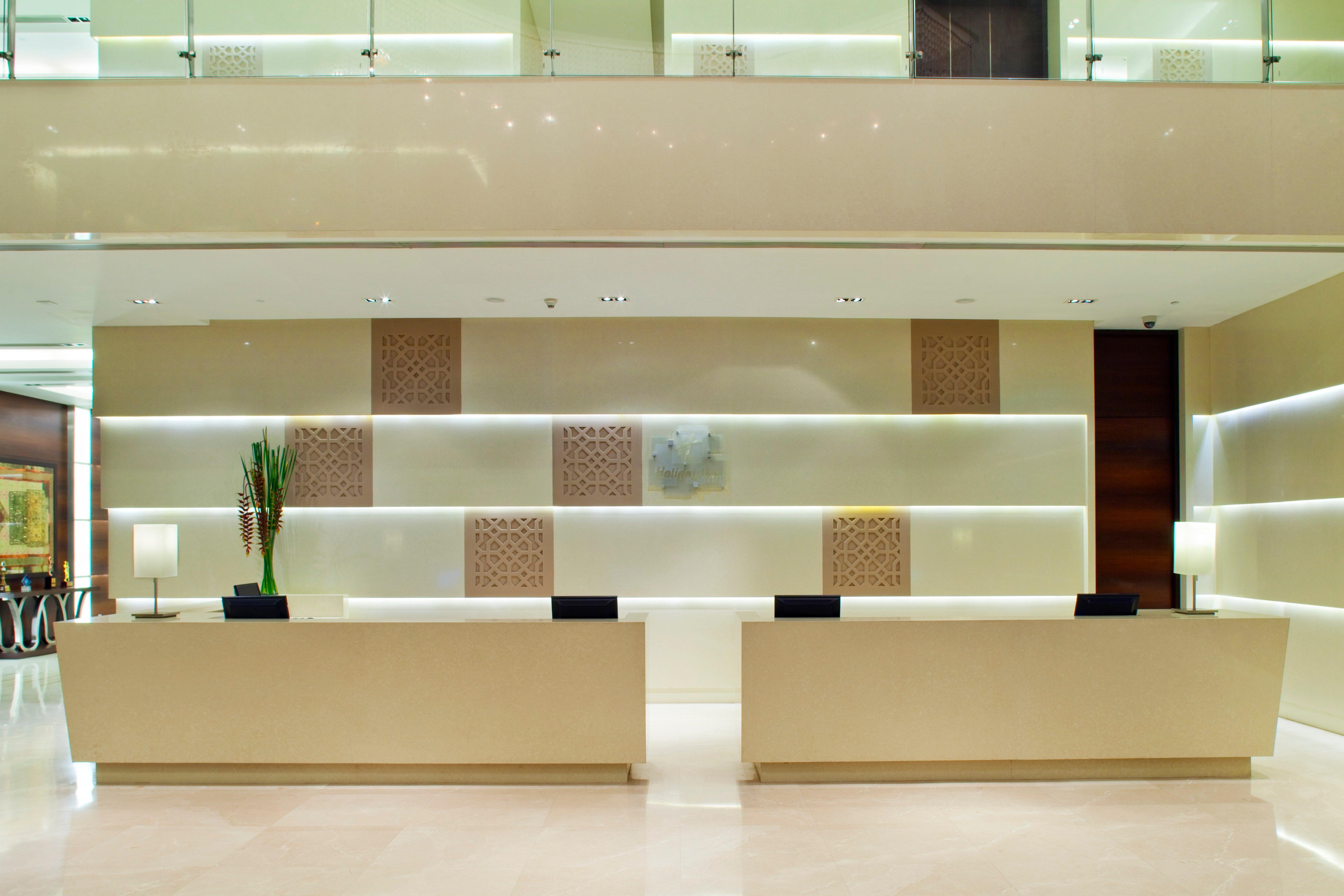 Holiday Inn Mumbai International Airport By Ihg Exterior foto The lobby of the hotel