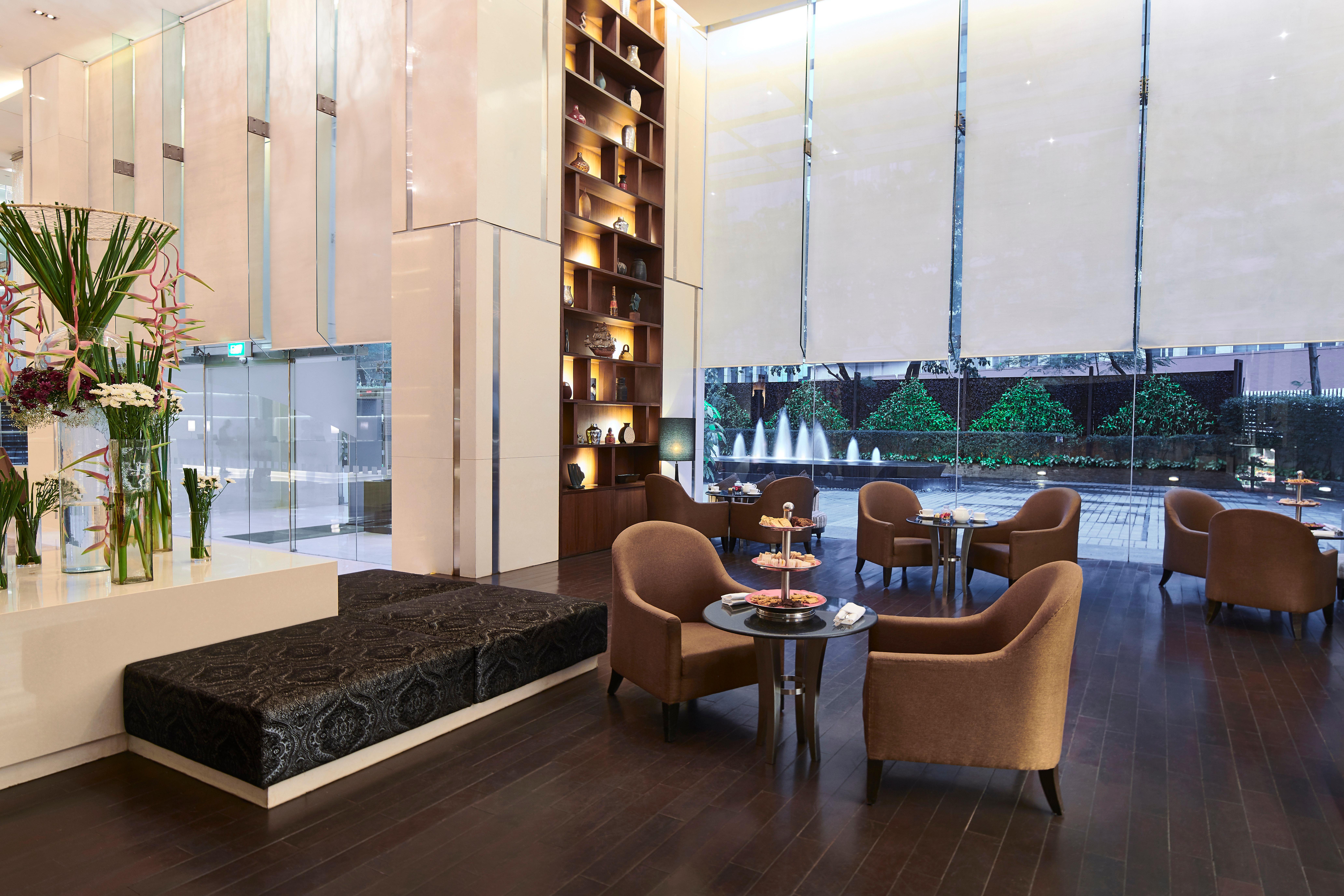 Holiday Inn Mumbai International Airport By Ihg Interior foto The lobby of the hotel