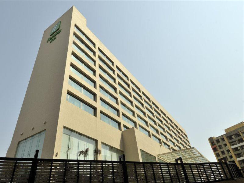 Holiday Inn Mumbai International Airport By Ihg Exterior foto The hotel in 2012